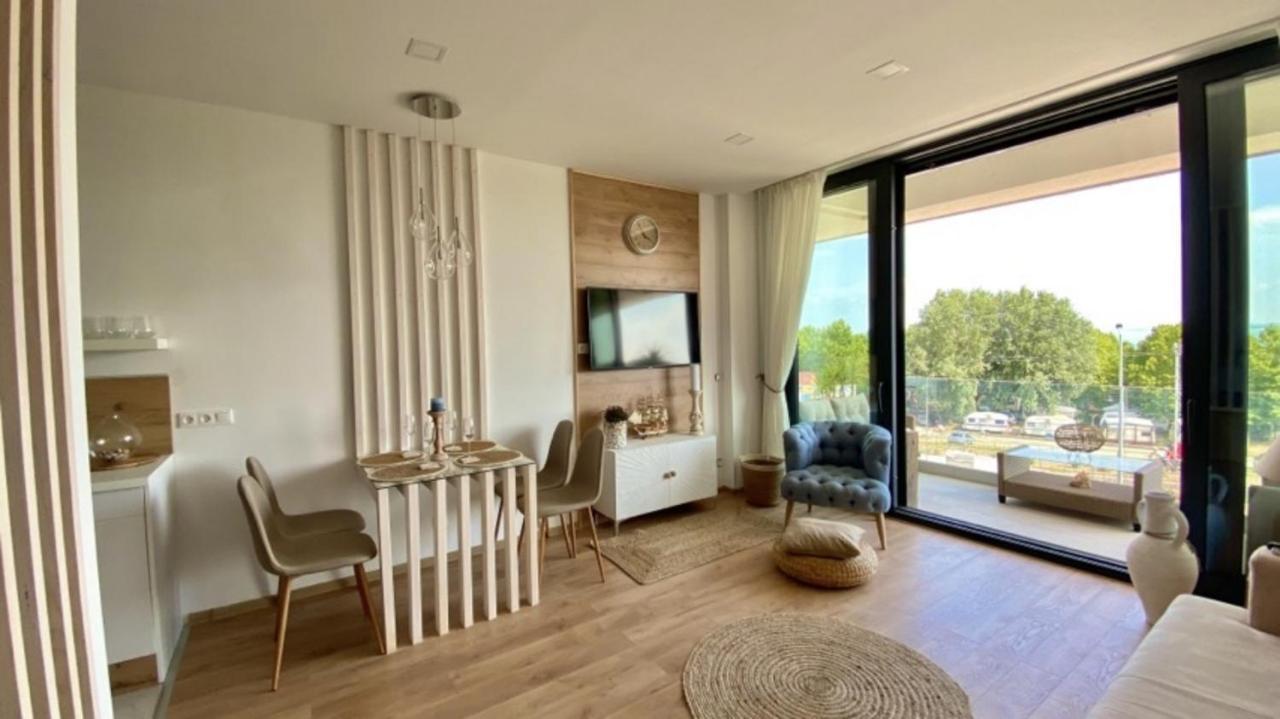 Lakeview Apartman Alsoors Ngoại thất bức ảnh